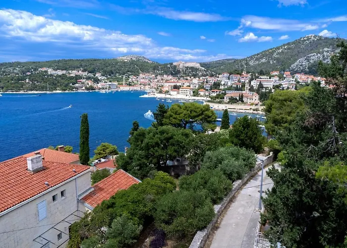 Rinada - Zf Hvar Apartament *