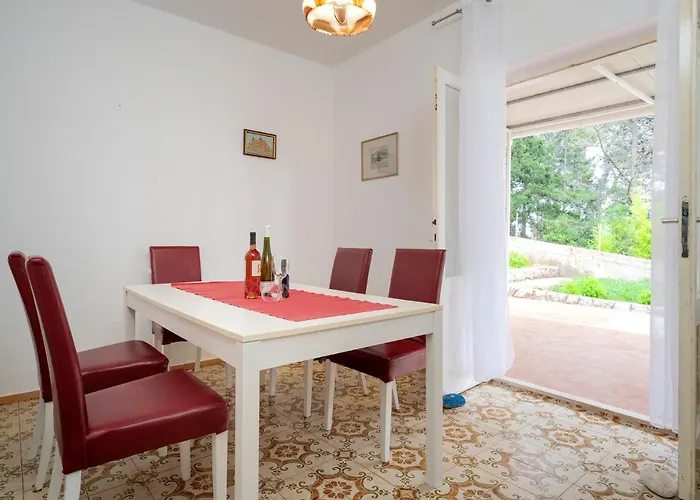 Rinada - Zf Hvar Apartament *