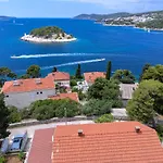 Rinada - Zf Hvar Апартаменти