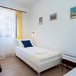 Rinada - Zf Hvar Апартаменти