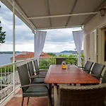 Апартаменти Rinada - Zf Hvar