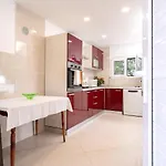 Апартаменти Rinada - Zf Hvar