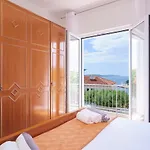 Rinada - Zf Hvar * Хвар