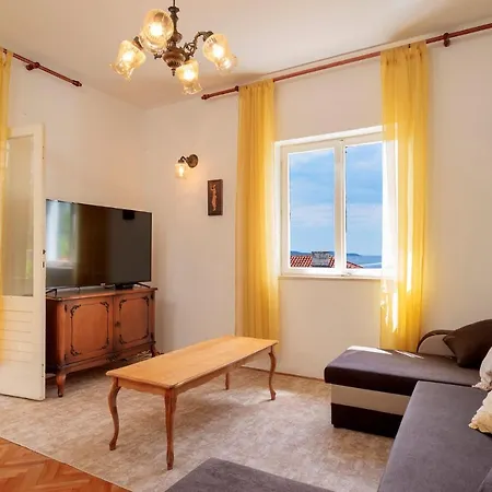 Rinada - Zf Hvar Hvar Town