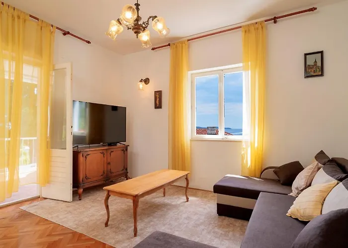 Rinada - Zf Hvar フヴァル