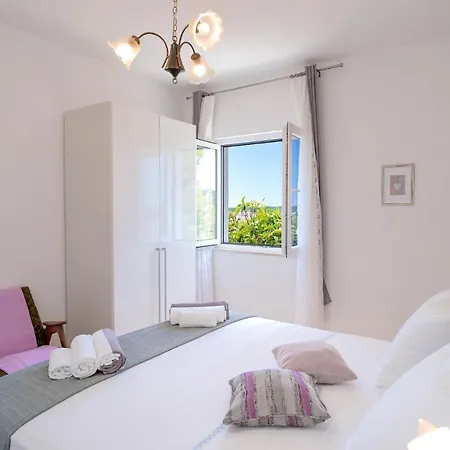 Rinada - Zf Hvar * 흐바르